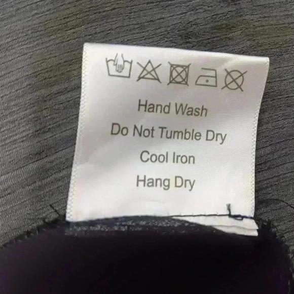 Ladies Leather vest.  Ladies size L - Picture 6 of 6